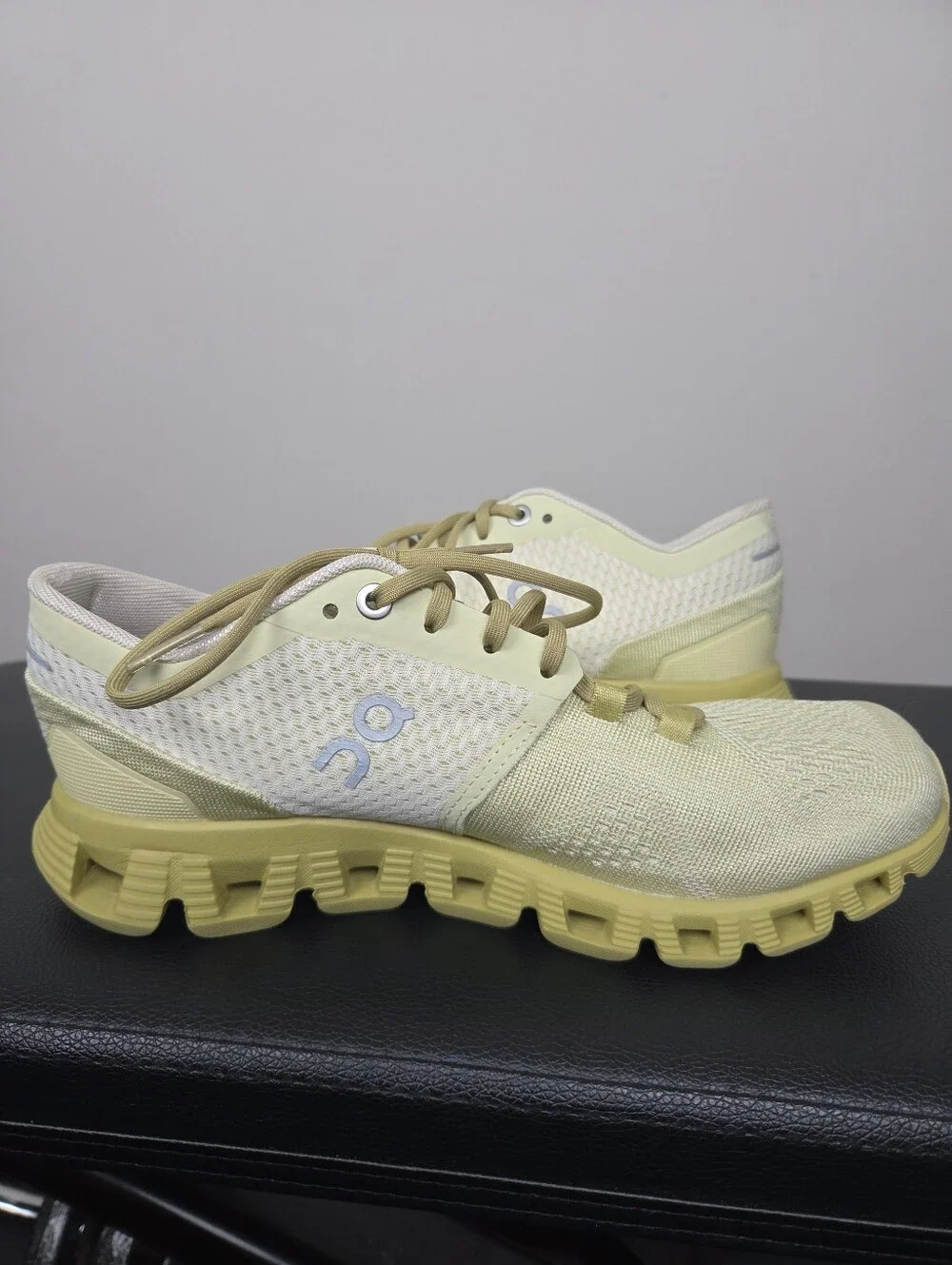 On Cloud X Women's Running Shoes Size 6 Glade Citron Yellow Cross Trainers Helio